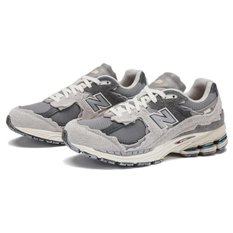 New Balance NB 2002R 