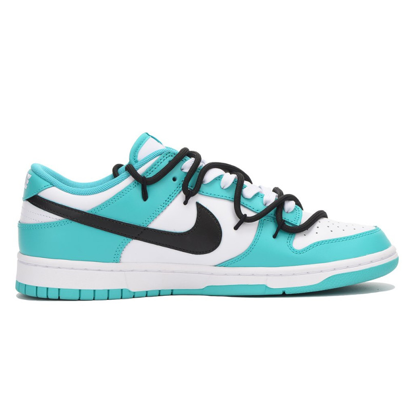 Nike Dunk vibe