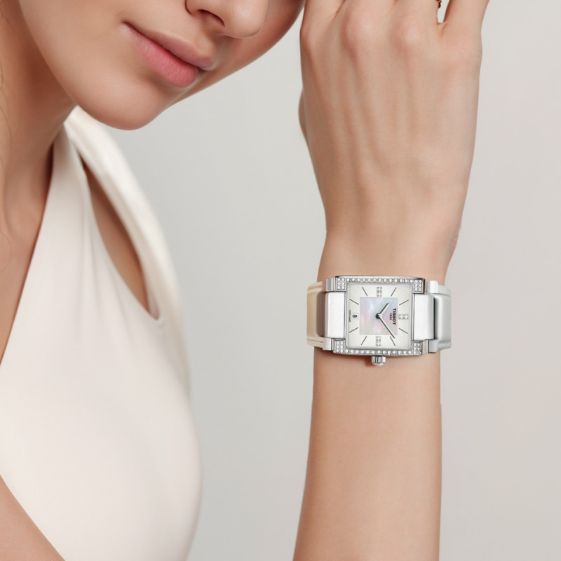TISSOT T02 31.6mm T090.310.66.116.00