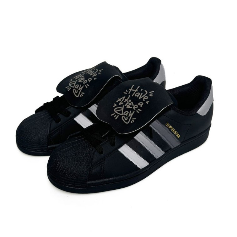 adidas Superstar