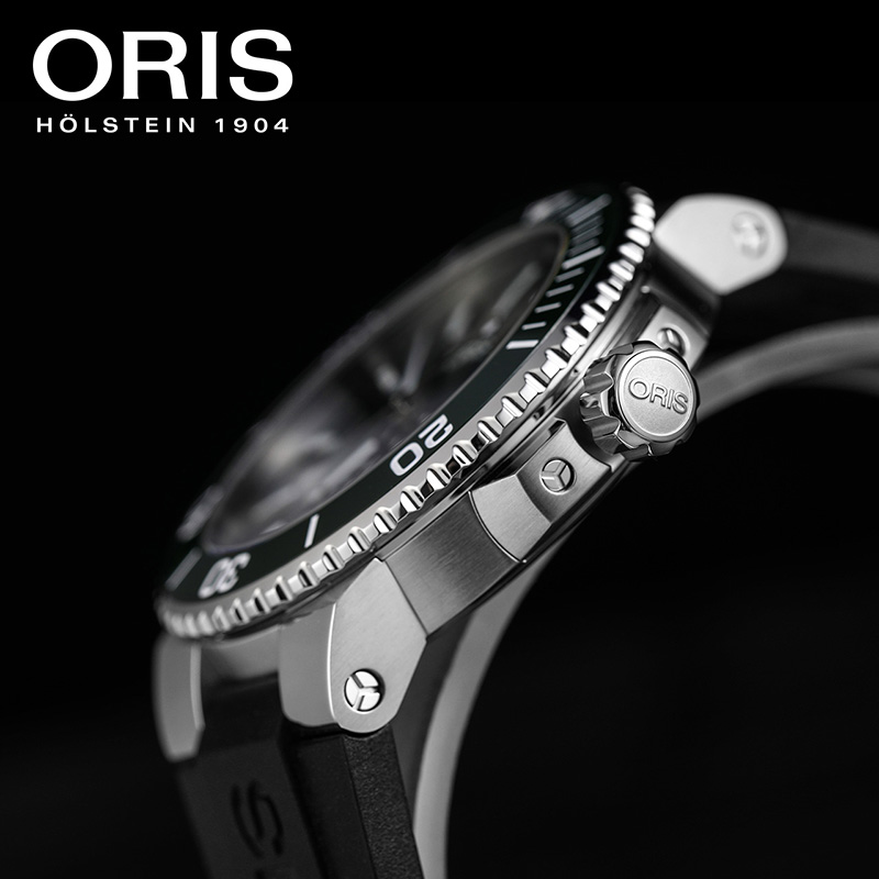 Oris AQUIS DATE 41.5mm 73377664157MB