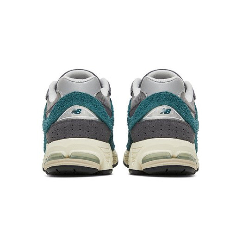 New Balance NB 2002R