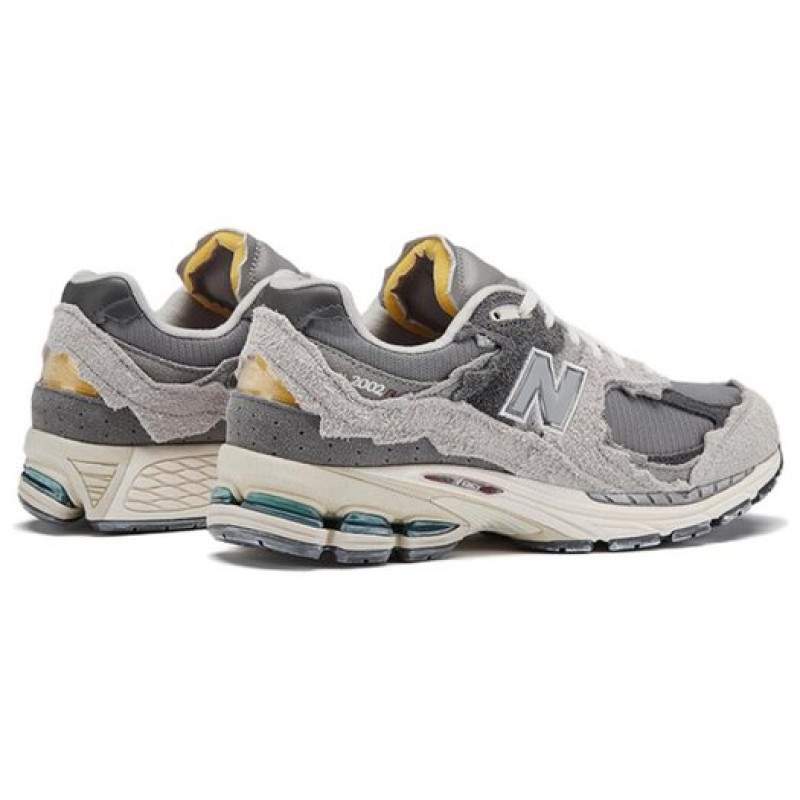 New Balance NB 2002R 