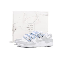 Nike Dunk vibe