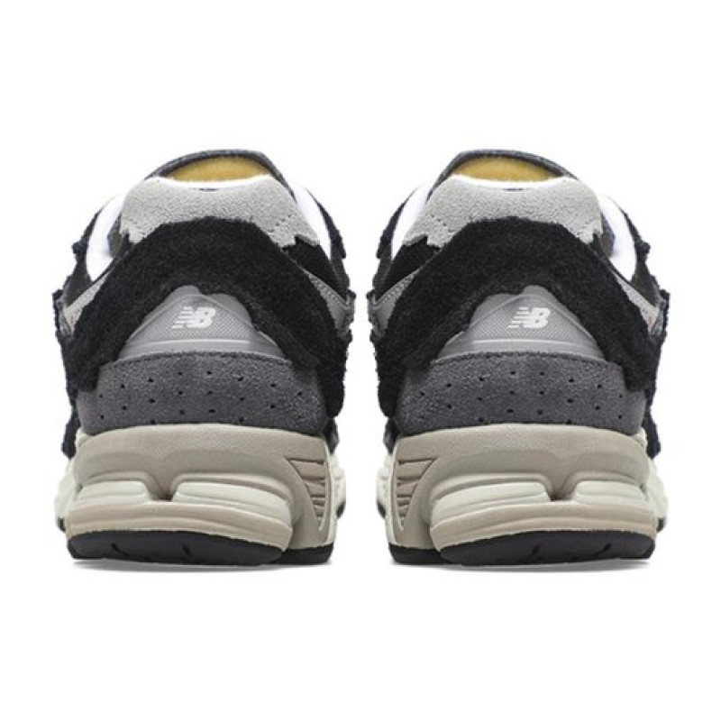 New Balance 2002R 