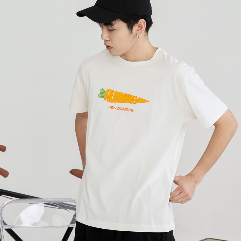 New Balance logoT T