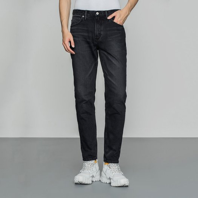 Lee SS22