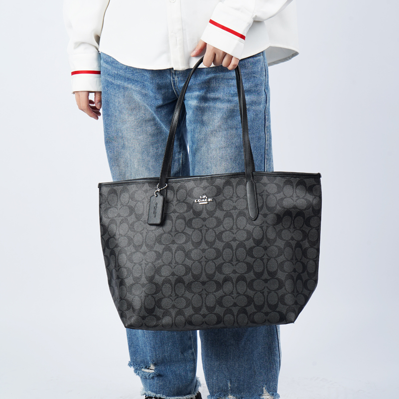 COACH City 33 Tote