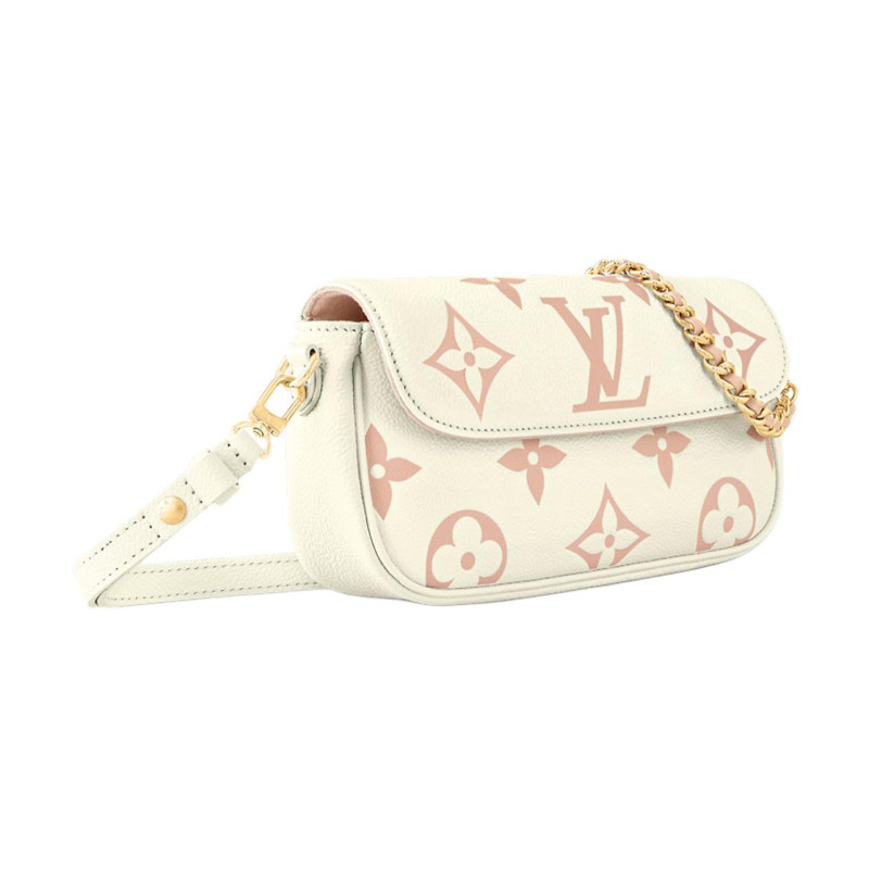 LOUIS VUITTON IVY Logo