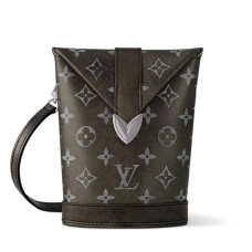 LOUIS VUITTON Envelope Pouch