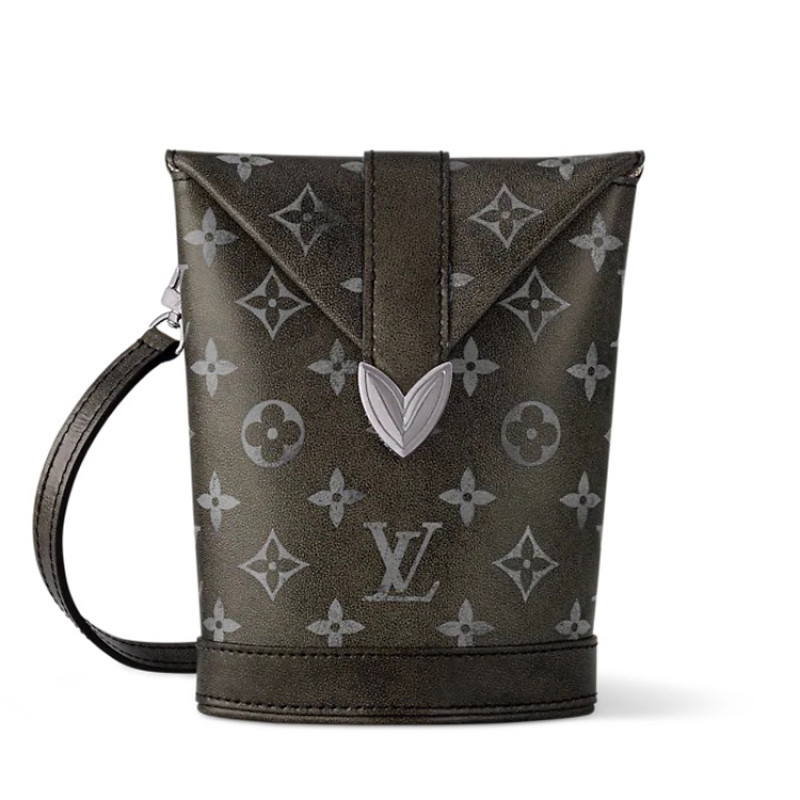 LOUIS VUITTON Envelope Pouch