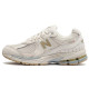 New Balance NB 2002R