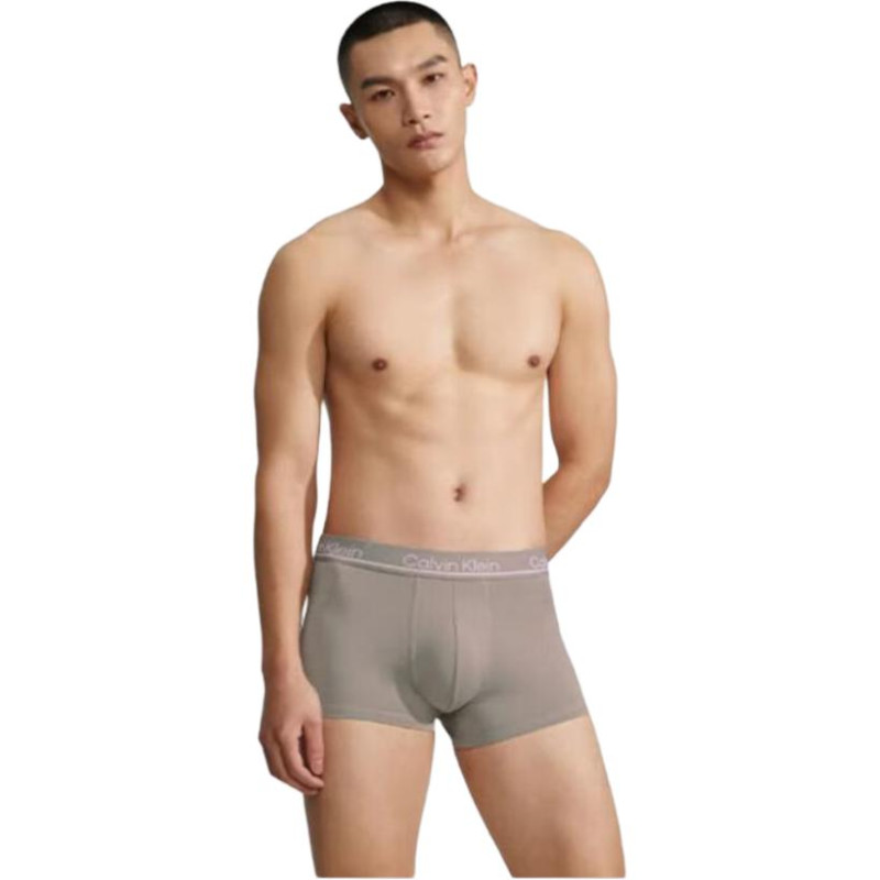 CALVIN KLEIN 3