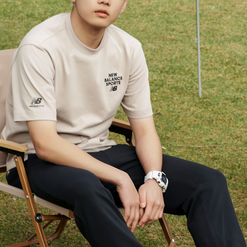 New Balance logo T