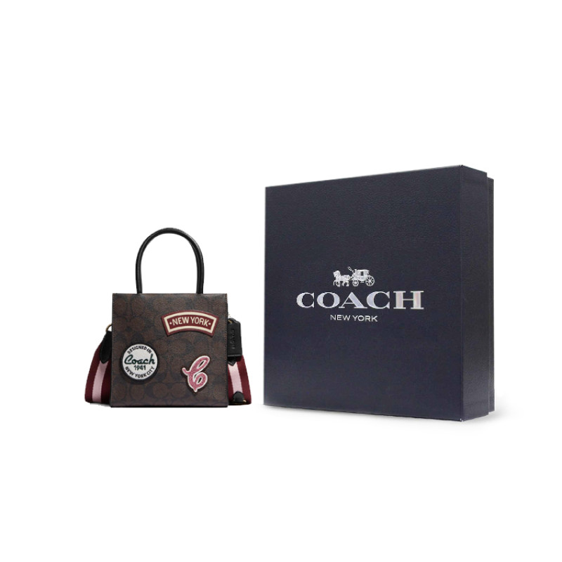 COACH Cally 17 Logo