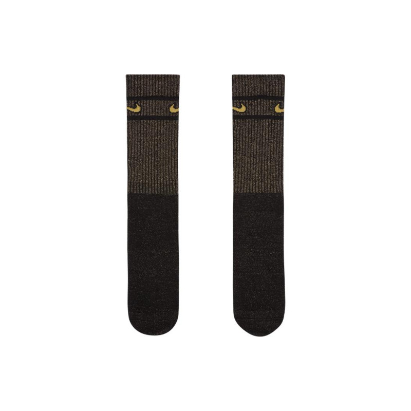 Nike ESSENTIAL Logo 2