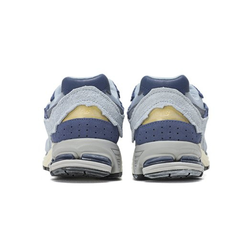 New Balance NB 2002R 