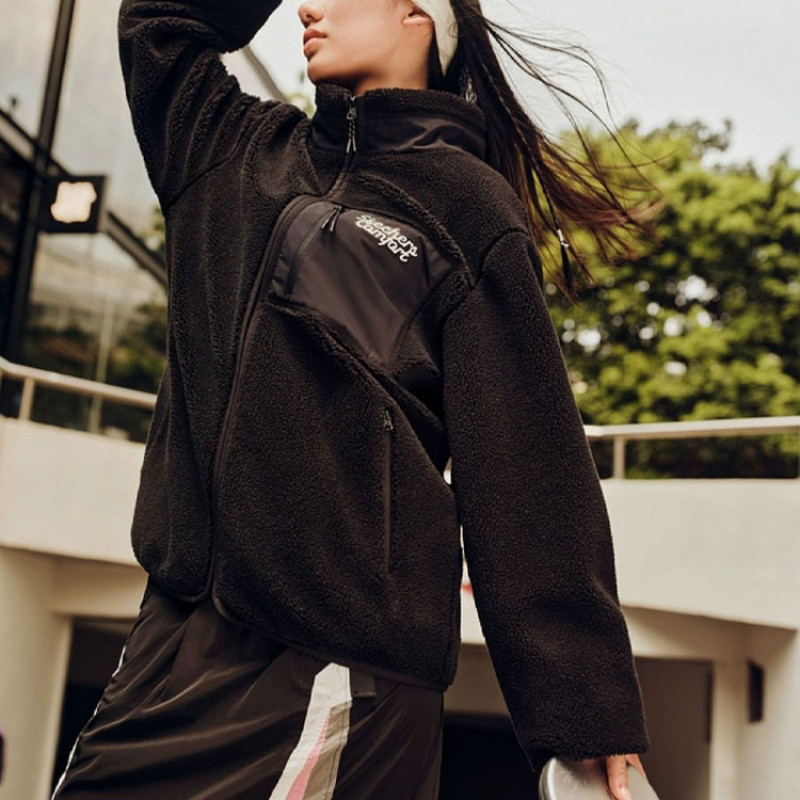 Skechers