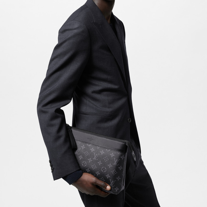 LOUIS VUITTON Pochette Voyage
