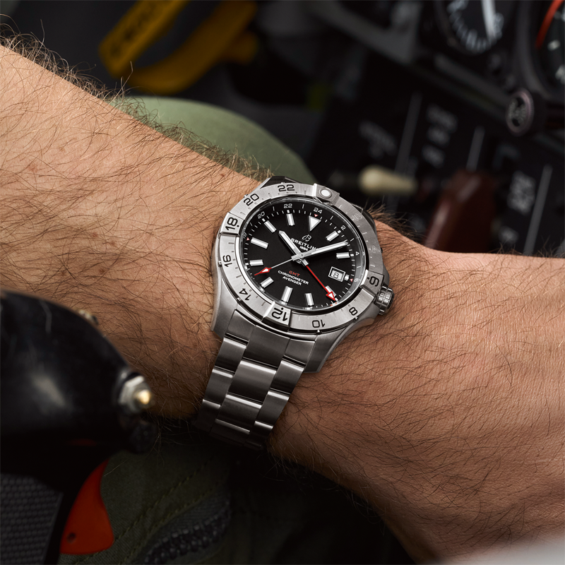 BREITLING 300 44mm A32320101B1A1