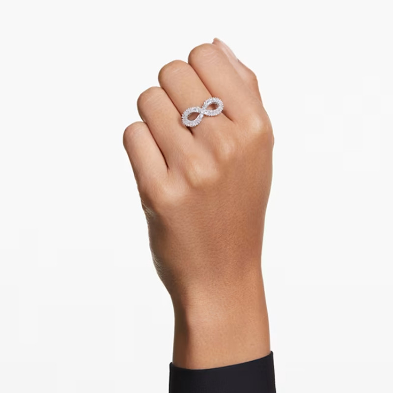 Swarovski Hyperbola