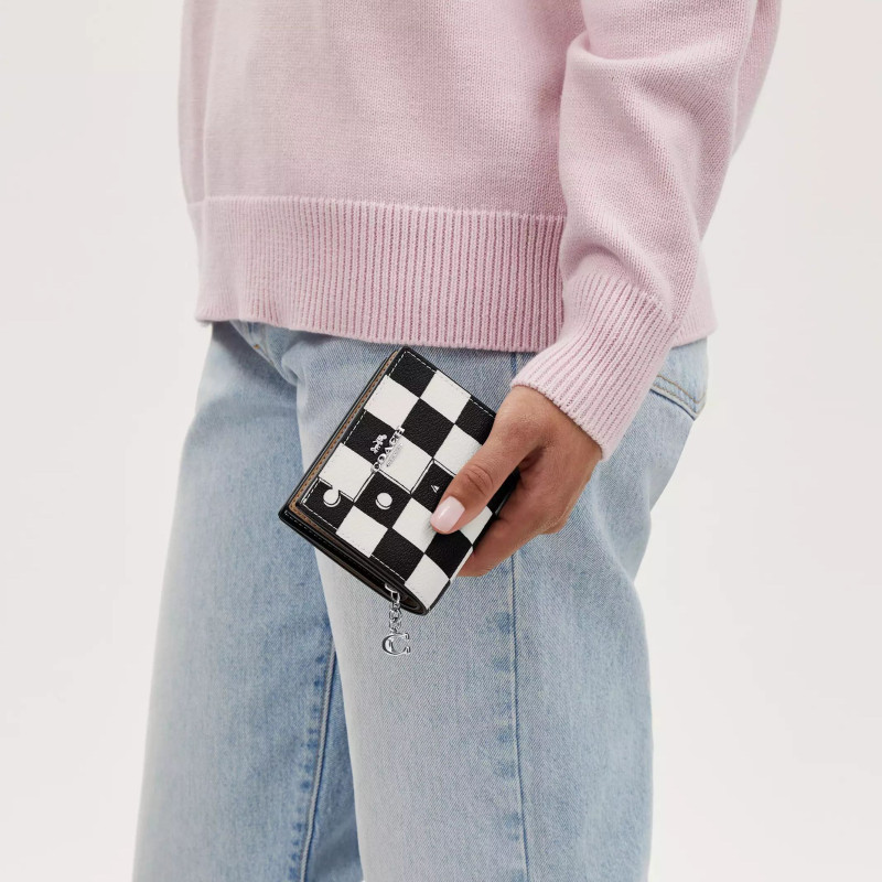 COACH Snap Wallet 10