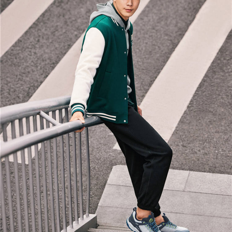 Skechers