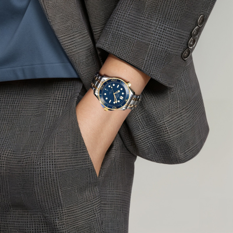 OMEGA 300 42mm 210.20.42.20.03.001