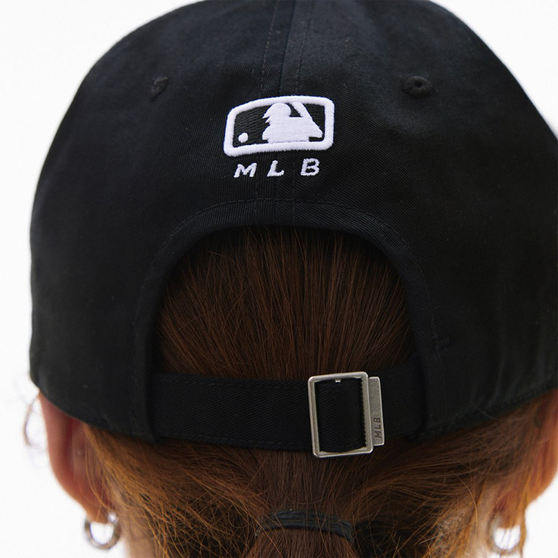 MLB -