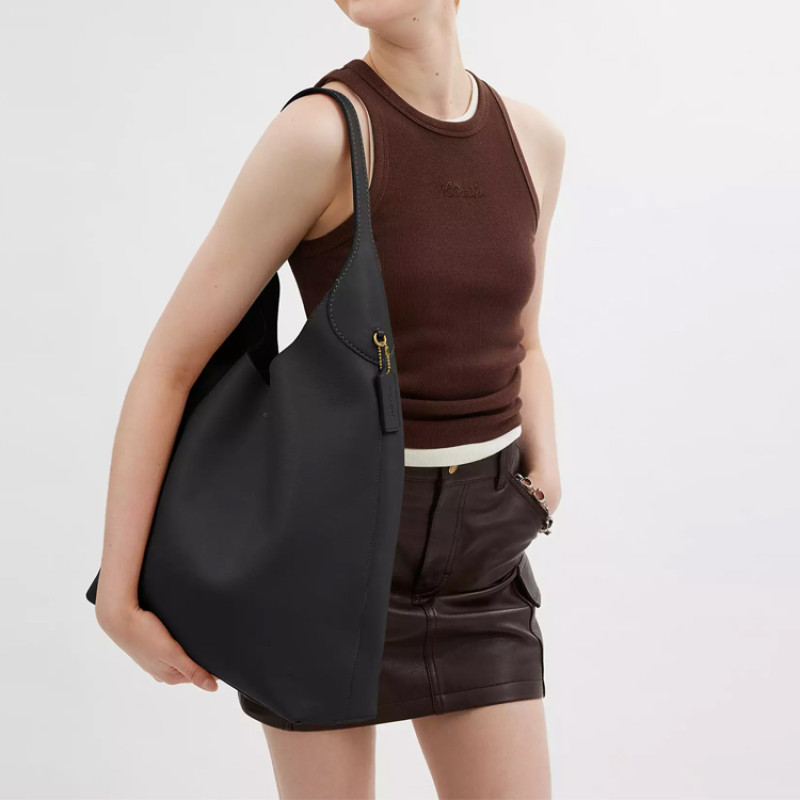 COACH Brooklyn 39 Logo Hobo