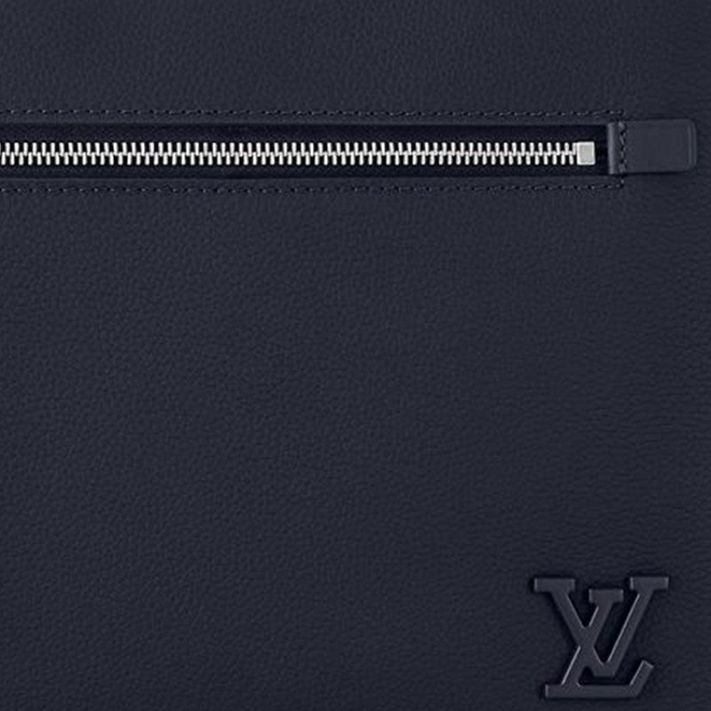 LOUIS VUITTON Takeoff