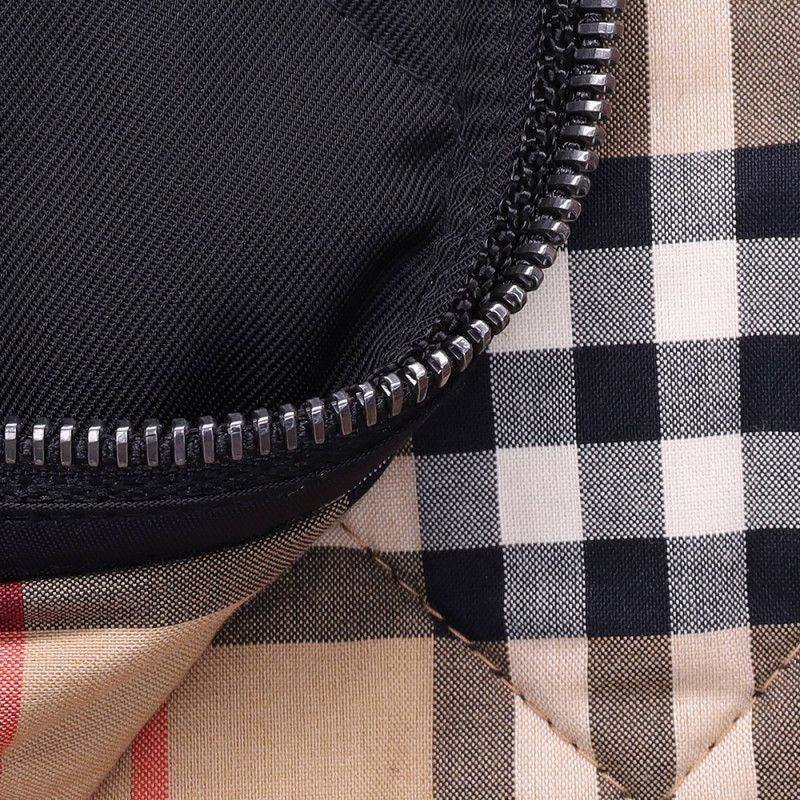 Burberry SS22 80479341