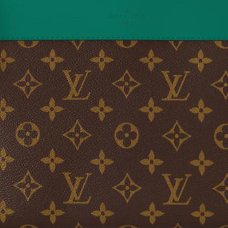LOUIS VUITTON Pochette Voyage SOUPLE Logo