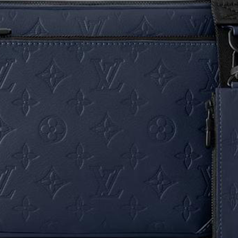 LOUIS VUITTON Trio Messenger