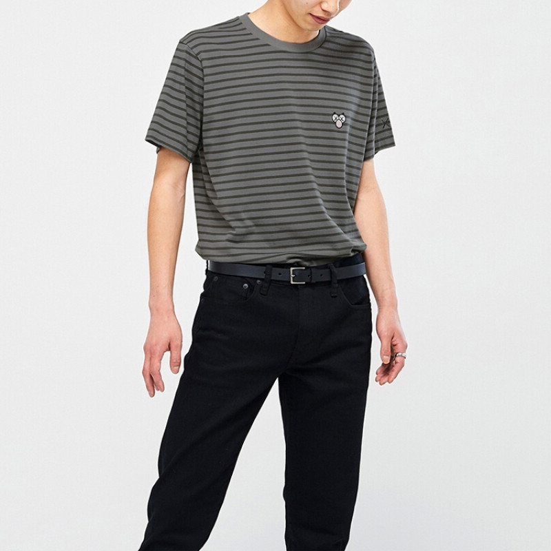 UNIQLO x KAWS 2019 T