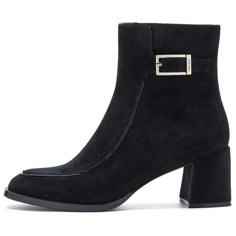 NINE WEST