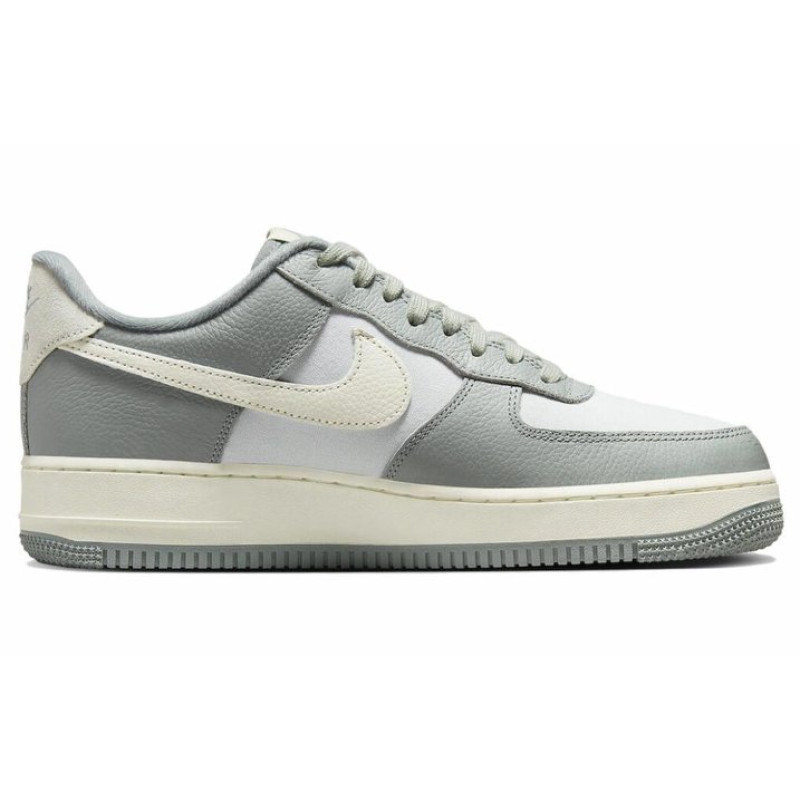 Nike Air Force 1 Low LX 