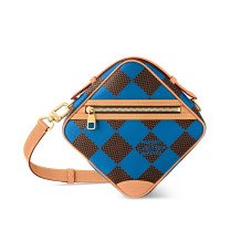LOUIS VUITTON Chess Messenger