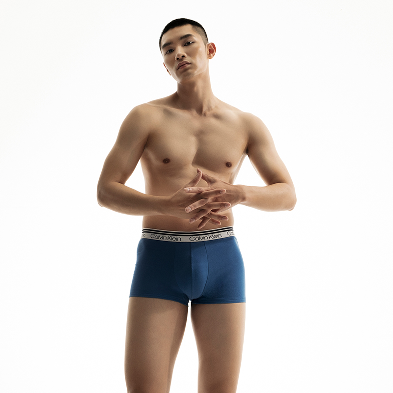 CKCalvin Klein 13