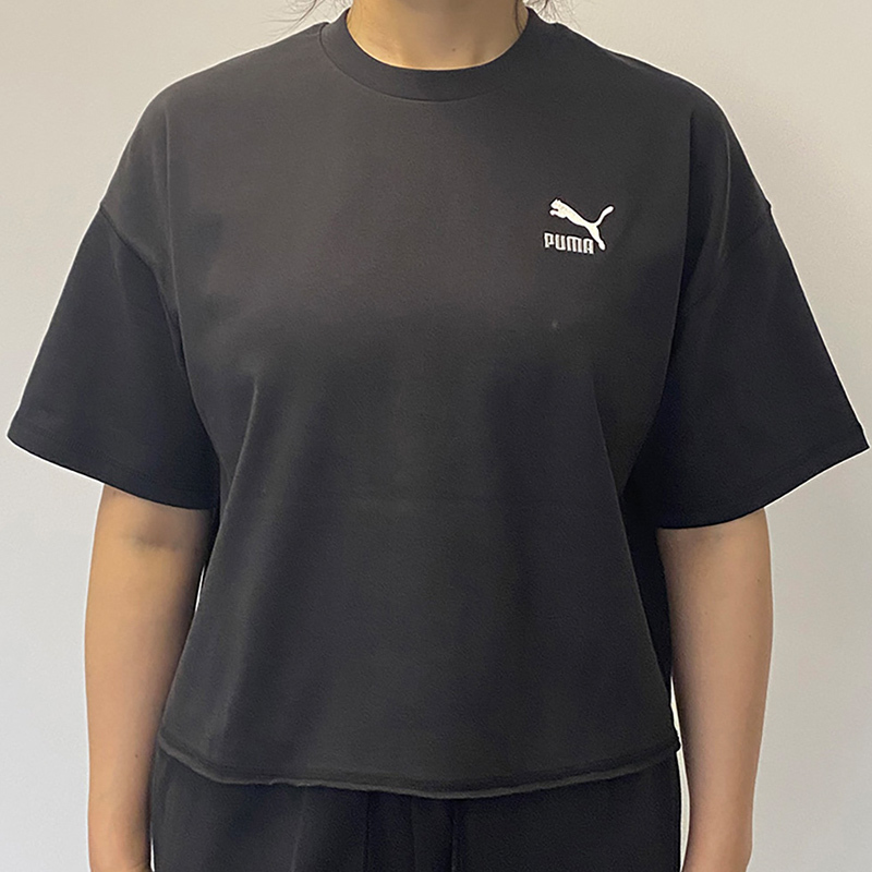 PUMA CLASSICS COURT GIRL SHORTSLEEVE TEE LogoT