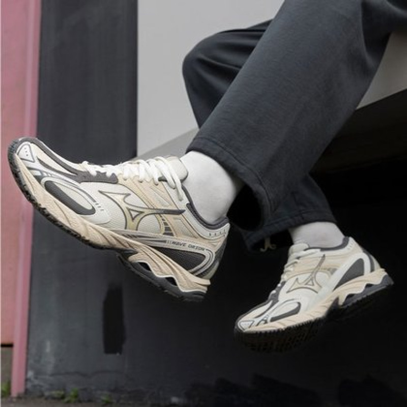 Mizuno Wave Orion