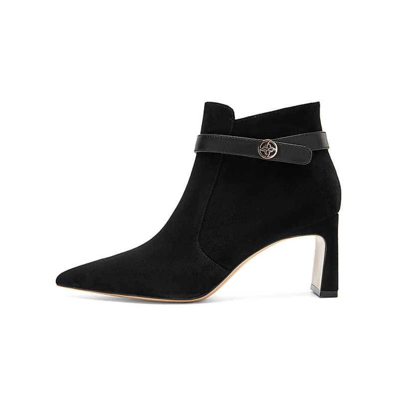 NINE WEST