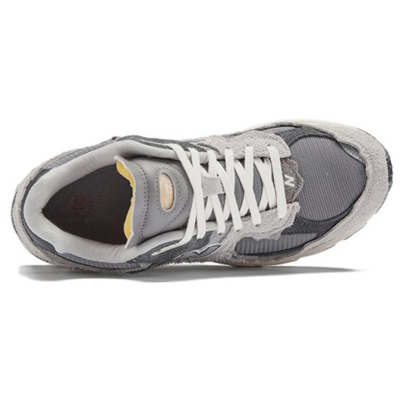 New Balance NB 2002R 
