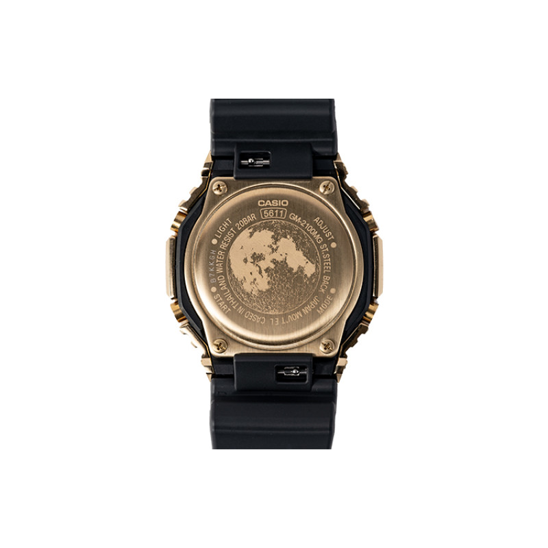 G-SHOCK200 GM-2100MG-1APFM_person