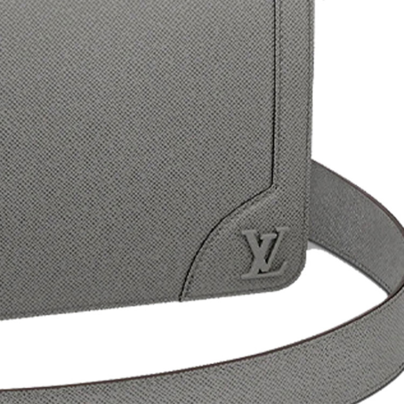 LOUIS VUITTON NEW FLAP