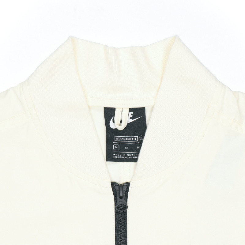 Nike Sportswear Swoosh Logo