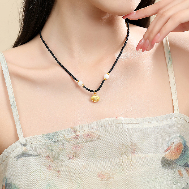 Crafts Women ins