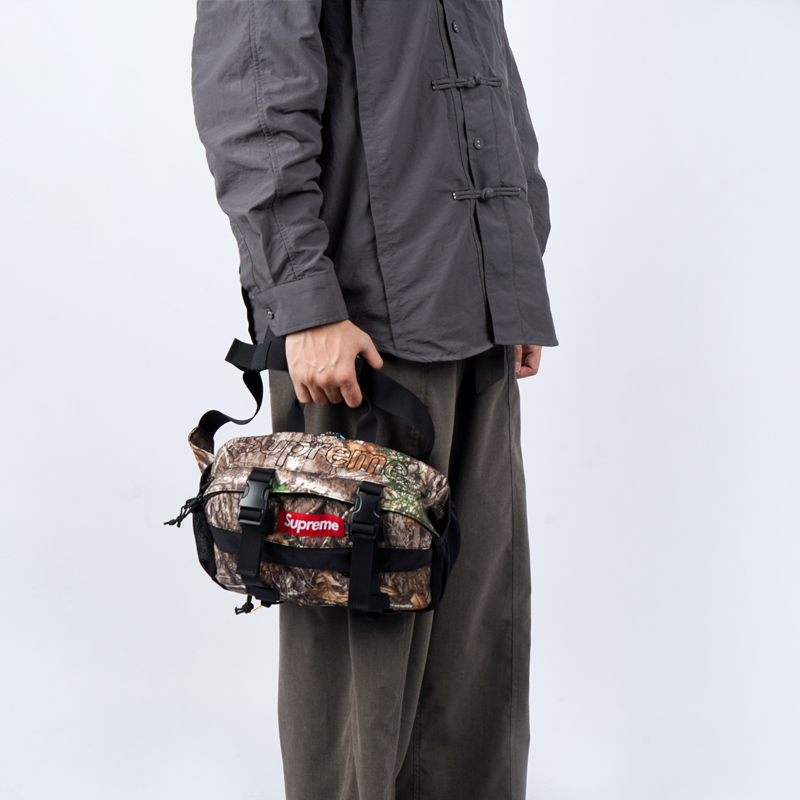Supreme 19FW Waist Bag Logo