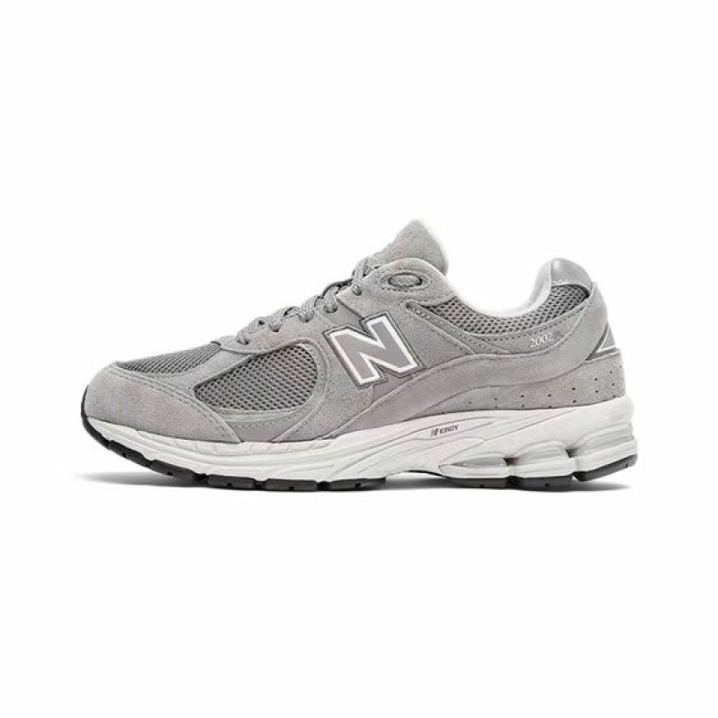 New Balance NB 2002R
