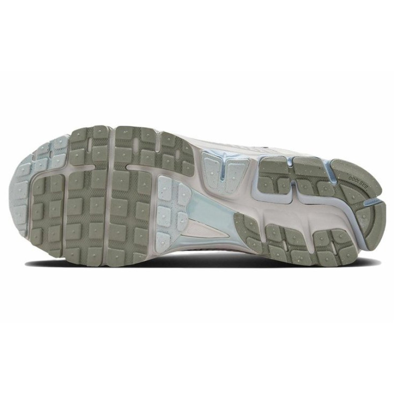 Nike Air Zoom Vomero 5